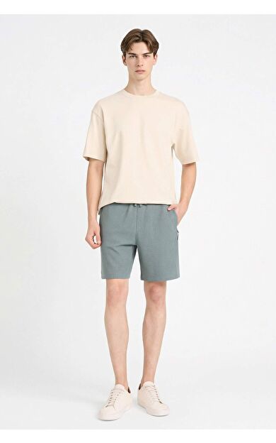 DeFacto Regular Fıt Düz Paça Şort