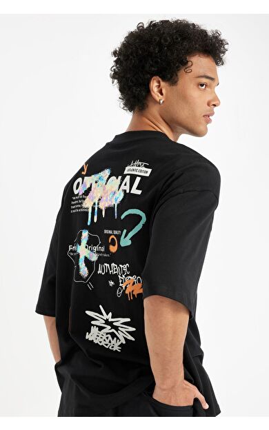 DeFacto DeFactoFit Loose Fit Bisiklet Yaka Sırt Baskılı Kısa Kollu Tişört B8949AX24AUBK81