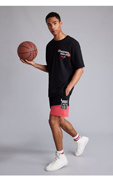 DeFacto NBA Chıcago Bulls Standart Fıt Düz Paça Şort