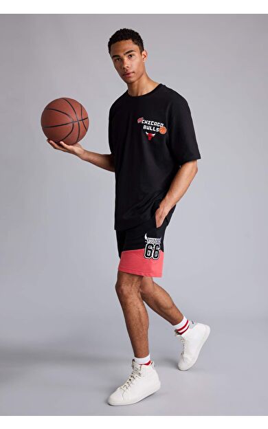 DeFacto NBA Chıcago Bulls Standart Fıt Düz Paça Şort