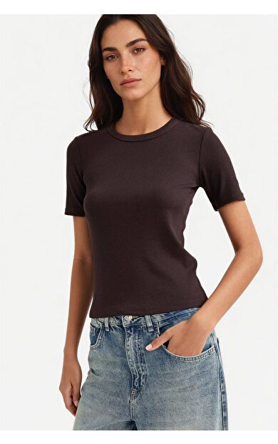 DeFacto Slim Fit Dar Kesim Bisiklet Yaka Basic Düz Fitilli Kaşkorse Kısa Kollu Tişört C0097AX25AUBN340