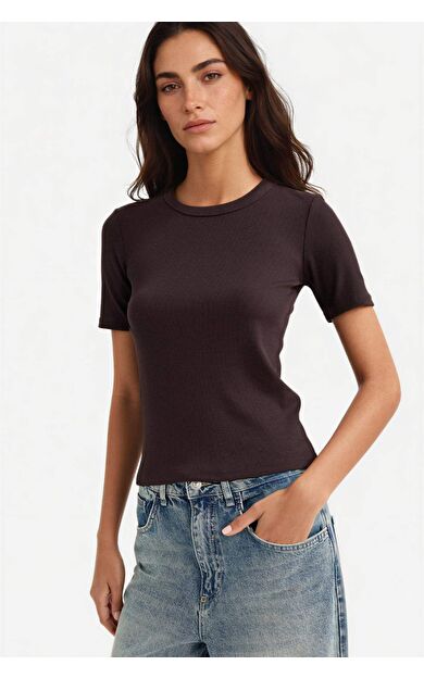 DeFacto Slim Fit Dar Kesim Bisiklet Yaka Basic Düz Fitilli Kaşkorse Kısa Kollu Tişört C0097AX25AUBN340