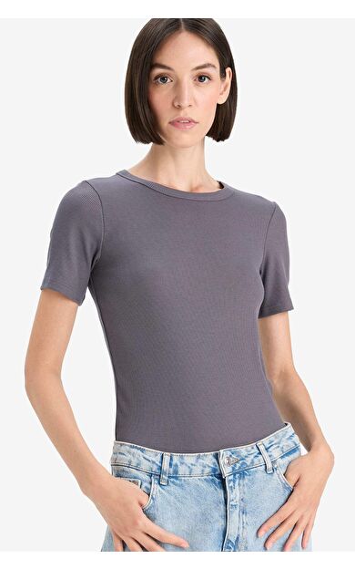 DeFacto Slim Fit Dar Kesim Bisiklet Yaka Basic Düz Fitilli Kaşkorse Kısa Kollu Tişört C0097AX25AUGR448