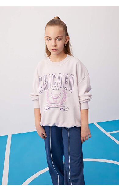 DeFacto Kız Çocuk NBA Chicago Bulls Oversize Fit Bisiklet Yaka Sweatshirt