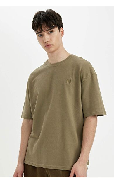 DeFactoFit Oversize Fit Bisiklet Yaka Baskılı Kısa Kollu Tişört C1866AX24SMKH436