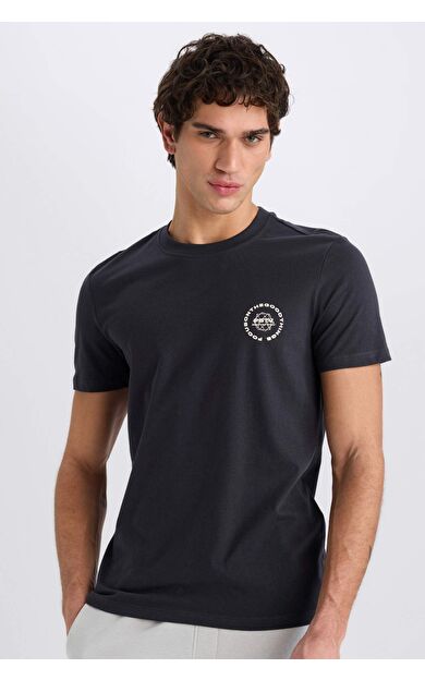 DeFacto Slim Fit Dar Kesim Bisiklet Yaka Baskılı Kısa Kollu Tişört C2079AX25SMAR204