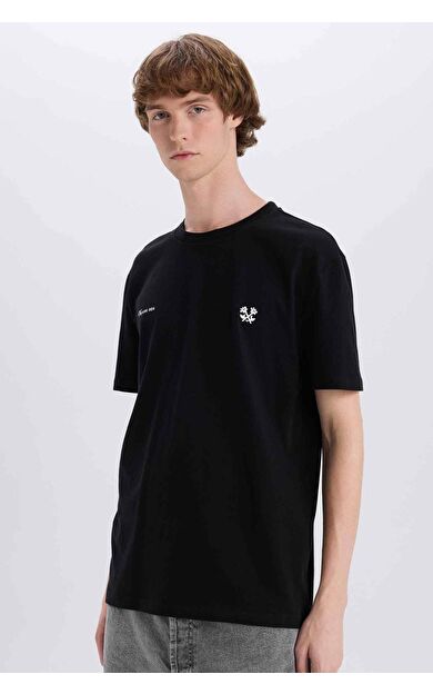 DeFacto Regular Fit Bisiklet Yaka Baskılı Kısa Kollu Tişört C2117AX25SMBK81