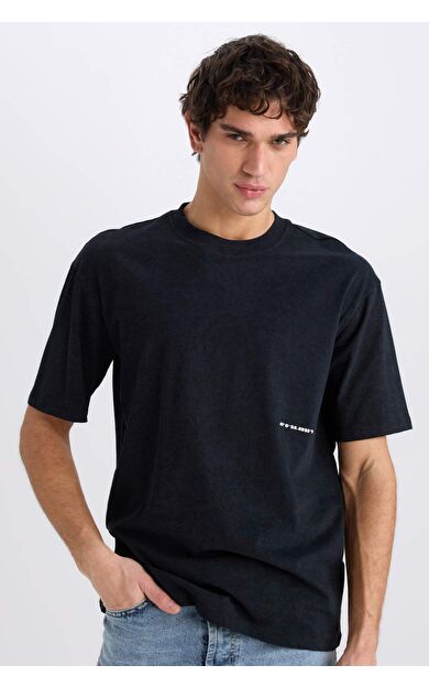 DeFacto Boxy Fit Bisiklet Yaka Baskılı Kısa Kollu Tişört C2138AX25SPBK81