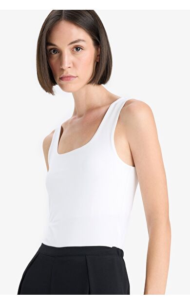 DeFacto Slim Fit Dar Kesim Basic Düz Kare Yaka Atlet C2622AX25AUWT83
