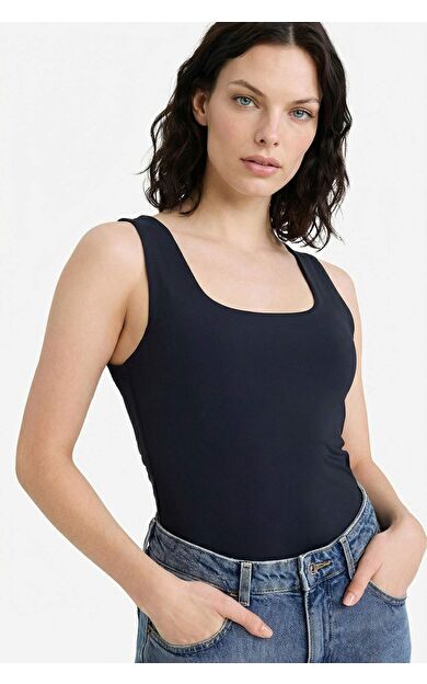 Slım Fıt Basıc Kare Yaka Atlet