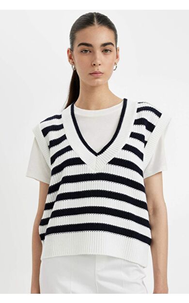 DeFacto Regular Fit Çizgili V Yaka Selanik Kumaş Süveter