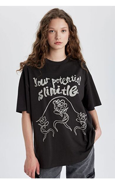 DeFacto Oversize Fit Bisiklet Yaka Baskılı Kısa Kollu Tişört C3124AX24SMAR191