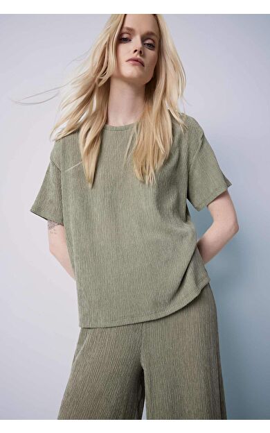 DeFacto Relax Fit Bisiklet Yaka Bürümcük Kısa Kollu Tişört