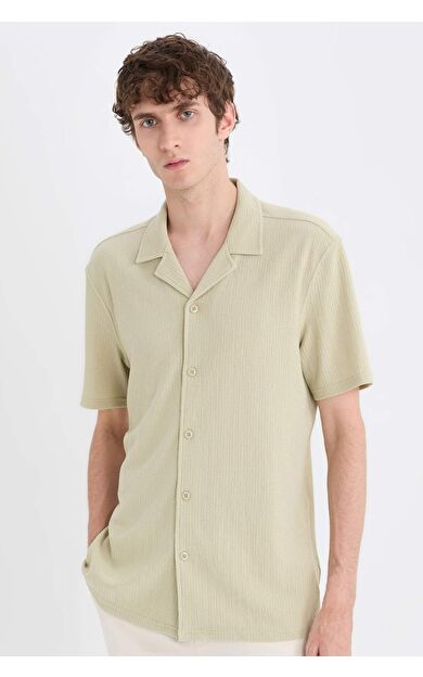 DeFacto Modern Fit Polo Yaka Dokulu Penye Kısa Kollu Gömlek C4125AX25SMKH439