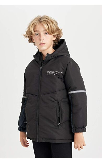 DeFacto Erkek Çocuk Su İtici Kapüşonlu Yağmurluk C4319A824AUBK27