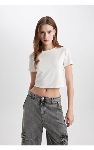 DeFacto Slim Fit Bisiklet Yaka Kısa Kollu Tişört C4332AX24SPER105