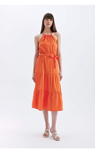 Halter Yaka Kuşaklı Kolsuz Midi Elbise
