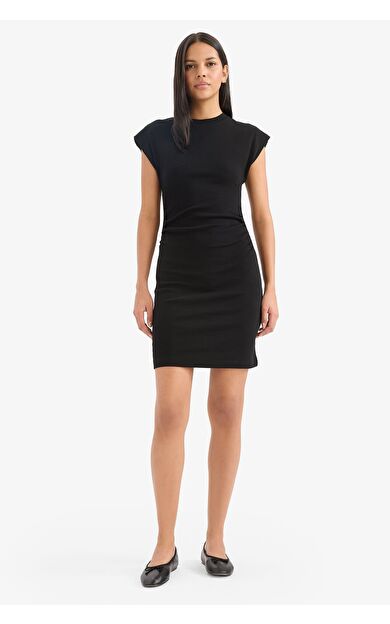 DeFacto Bodycon Vücudu Saran Bisiklet Yaka Ribana Kolsuz Mini Elbise