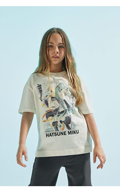 DeFacto Kız Çocuk Hatsune Miku Oversize Fit Bisiklet Yaka Kısa Kollu Tişört