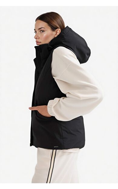 DeFacto DeFactoFit Regular Fit Kapüşonlu Sporcu Su Geçirmez Yelek