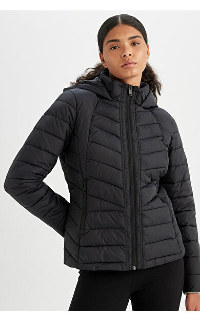 DeFacto DeFactoFit Su İtici Regular Fit Kapüşonlu Fermuarlı Mont C4945AX24WNBK81
