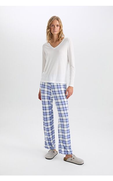 DeFacto Kadın Fall in Love Regular Fit V Yaka Uzun Kollu Basic Düz Üst Kareli Alt Pijama Takımı