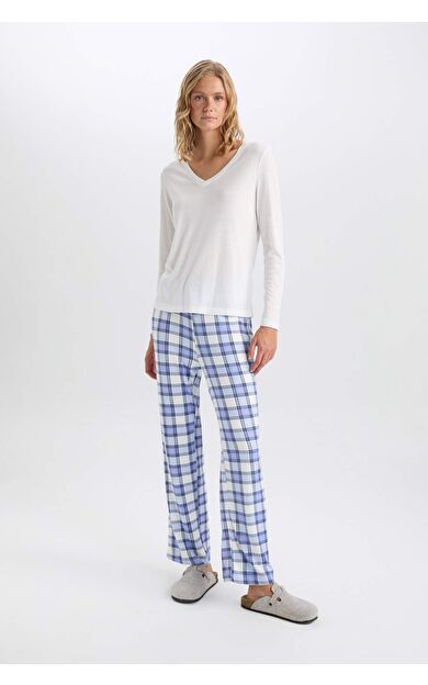 DeFacto Kadın Fall in Love Regular Fit V Yaka Uzun Kollu Basic Düz Üst Kareli Alt Pijama Takımı