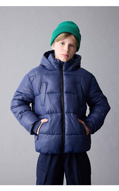 DeFacto Erkek Çocuk Su İtici Kapüşonlu Fermuarlı Cepli Mont C5565A824WNNV147