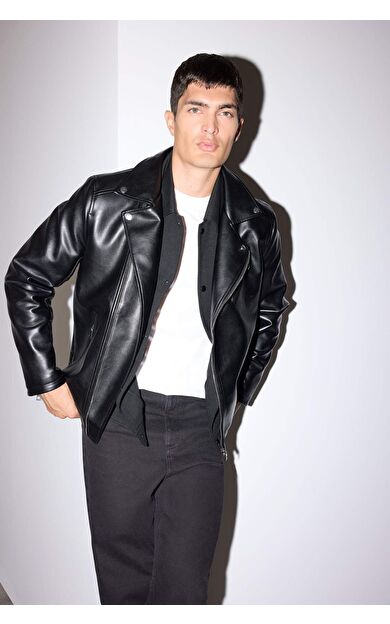 Su ve Rüzgar Geçirmez Slim Fit Dar Kesim Polo Yaka Mevsimlik Astarlı Fermuarlı İç Cepli Suni Deri Biker Mont