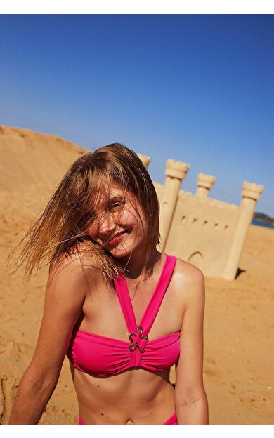 Ayje x DeFacto Tokalı Bikini Üstü C5723AX24HSPN615