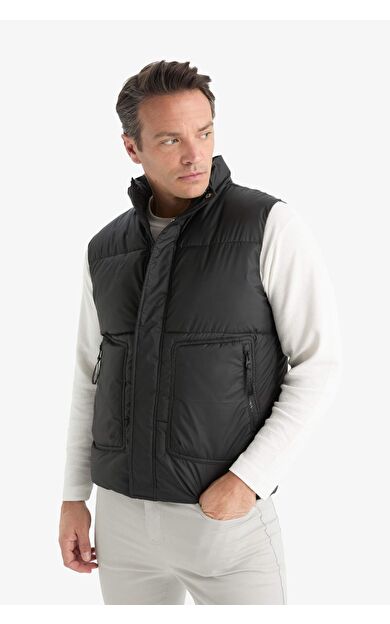 Regular Fit Dik Yaka Fermuarlı Şişme Yelek