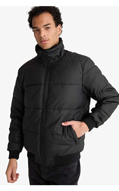 Regular Fit Gömlek Yaka Astarlı Fermuarlı Suni Deri Mont