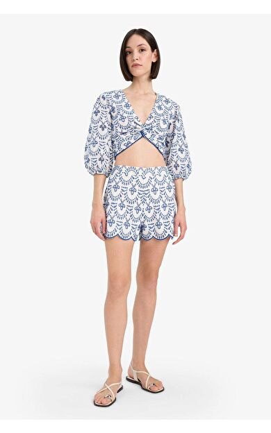 Desenli Nakışlı Brode Plaj Şortu-Fall in Love C6173AX25SMBE114