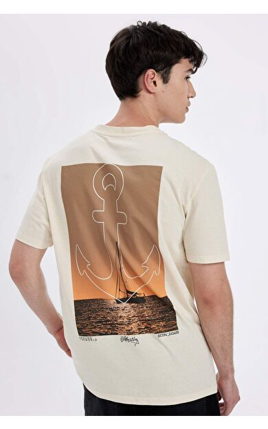 DeFactoFit Regular Fit Bisiklet Yaka Sırt Baskılı Kısa Kollu Tişört C6241AX24HSBG700