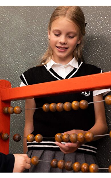 DeFacto DeFactoFit Kız Çocuk Standart Fit Siyah Okul Süveteri