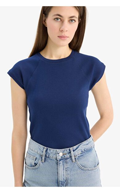 DeFacto Slim Fit Dar Kesim Bisiklet Yaka Basic Düz Ribana Kısa Kollu Tişört C7334AX25SPNV42