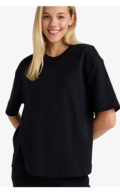 DeFacto Oversize Geniş Kalıp Bisiklet Yaka Basic Düz Kısa Kollu Tişört C7630AX25AUBK81