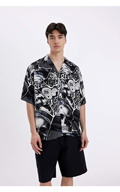 DeFactoFit Relax Fit Apaş Yaka Baskılı Viskon Kısa Kollu Gömlek C7685AX24SMBK81