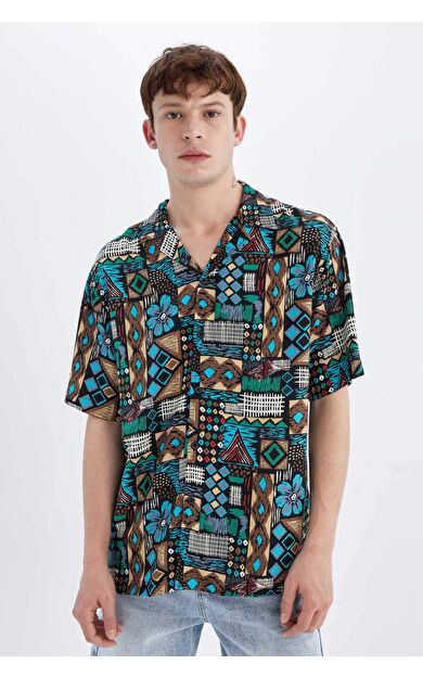 DeFactoFit Regular Fit Apaş Yaka Baskılı Viskon Kısa Kollu Gömlek C7687AX24SMBN105