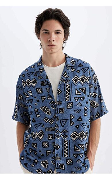 DeFactoFit Regular Fit Apaş Yaka Baskılı Viskon Kısa Kollu Gömlek C7688AX24SMIN260