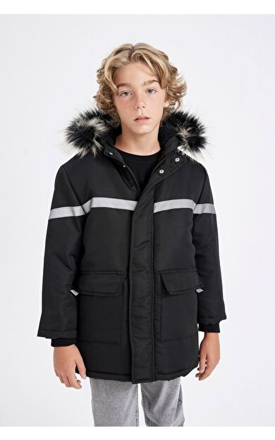 DeFacto Erkek Çocuk Çıkarılabilir Suni Kürk Yaka Kapüşonlu Pelüş Astar Parka C8786A824WNBK27