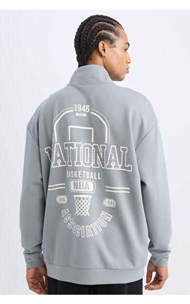 DeFacto DeFactoFit NBA Wordmark Oversize Fit Geniş Kalıp Fermuarlı Dik Yaka Skuba Dalgıç Kumaş Sweatshirt