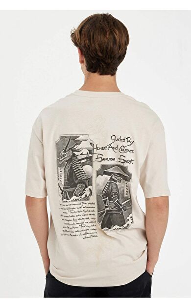 DeFacto Boxy Fit Bisiklet Yaka Sırt Baskılı Kısa Kollu Tişört C9123AX24AUBG766