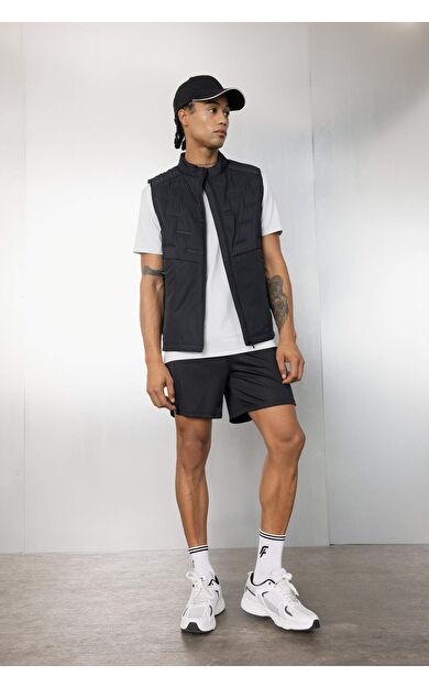 DeFacto DeFactoFit Standart Fit Sporcu Kısa Paça Şort C9176AX24AUBK81