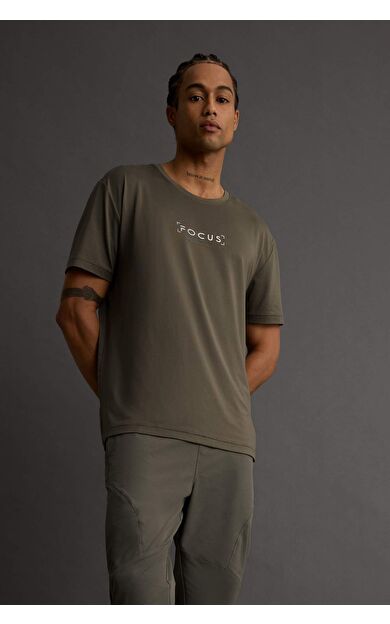 DeFactoFit Standart Fit Bisiklet Yaka Baskılı Kısa Kollu Tişört C9268AX25AUKH398