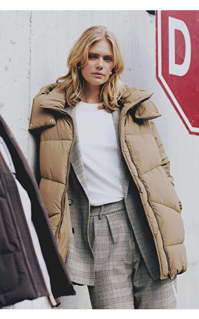 DeFacto Su İtici Kapüşonlu Şişme Mont Parka Fermuar Çıtçıtlı Cepli C9372AX24WNBN67