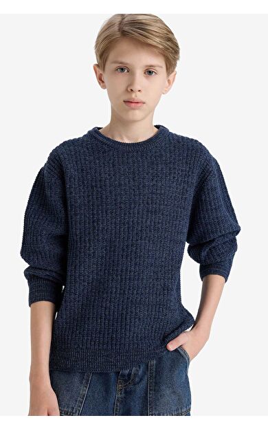 DeFacto Erkek Çocuk Regular Fit Bisiklet Yaka Triko Kazak C9468A825AUNV64
