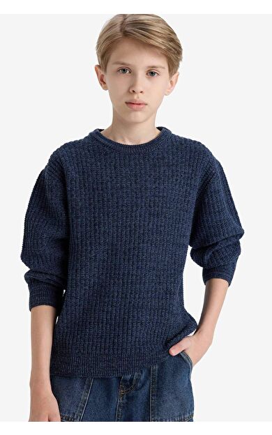 DeFacto Erkek Çocuk Regular Fit Bisiklet Yaka Triko Kazak C9468A825AUNV64