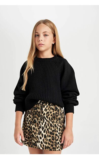 DeFacto Kız Çocuk Standart Fit Bisiklet Yaka Kazak C9555A824WNBK27