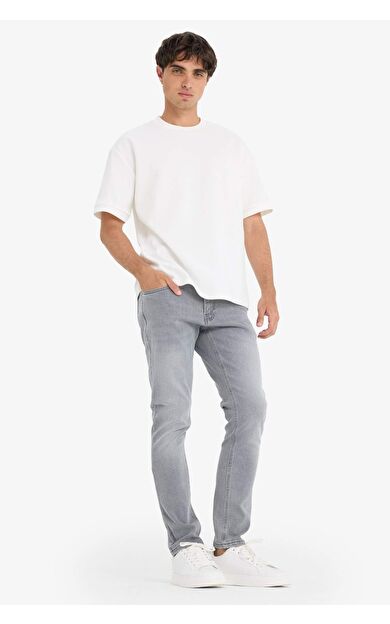 DeFacto Pedro Slim Fit Dar Kalıp Normal Bel Dar Paça Jean Pantolon D0027AX25AUNM55